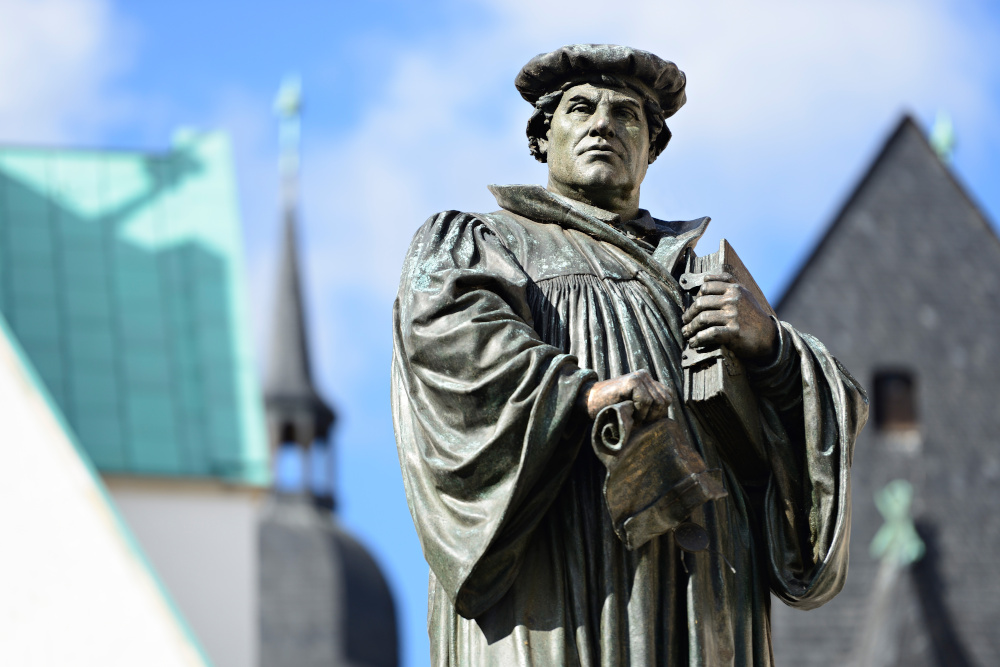 Denkmal Martin Luther Marktplatz Eisleben-seiner Geburts- und Sterbestadt